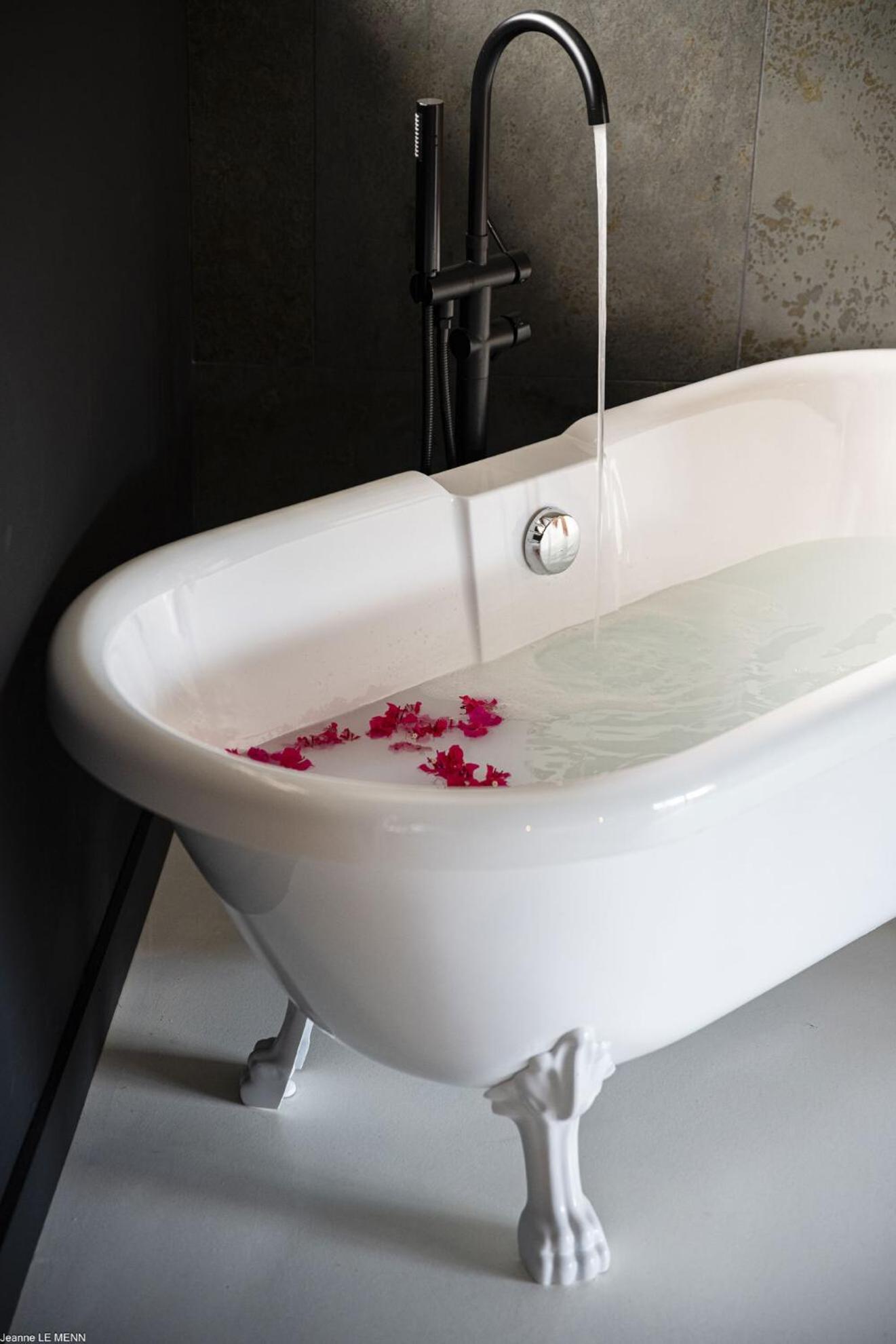 Pomme Cannelle Luxury Suites & Spa Orient Bay Bagian luar foto