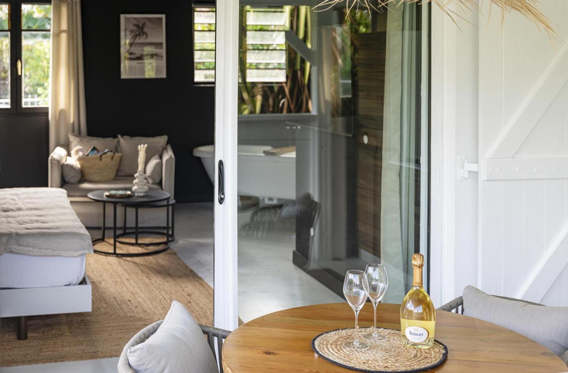 Pomme Cannelle Luxury Suites & Spa Orient Bay Bagian luar foto